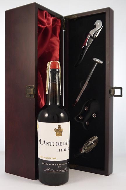 1940's Tres Cortados Sherry M. Ant. De La Riva 1940's (1/2 Bottle)
