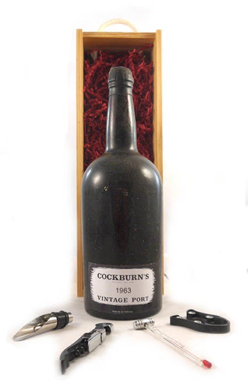 1963 Cockburn's Vintage Port 1963 MAGNUM (Mid Shoulder)