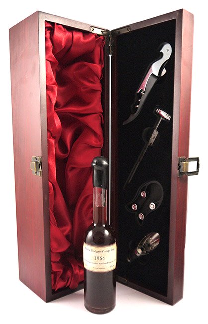 1966 Taylor Fladgate Vintage Port 1966 (Decanted Selection) 10cls
