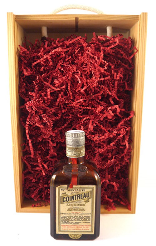 1940's bottling Cointreau (1940's bottling) 1/4 bottle