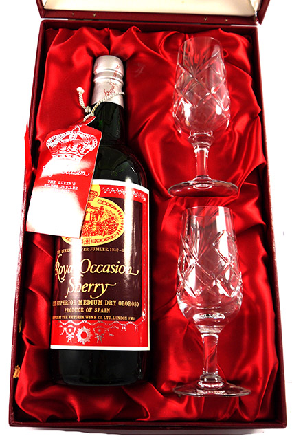 1977 Royal Occasion Medium Dry Oloroso Sherry with Brierley Crystal Glasses 1977 (Original box)