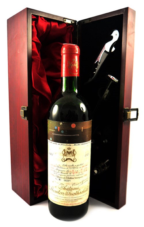 1971 Chateau Mouton Rothschild 1971 1er Grand Cru Classe Pauillac (Red wine) (Top shoulder)