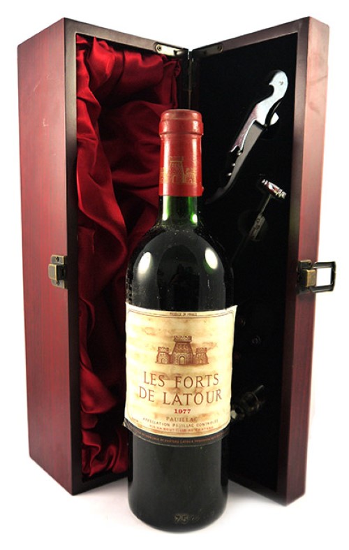 1977 Chateau Les Forts de Latour 1977 Pauillac (Red wine) (Top Shoulder)