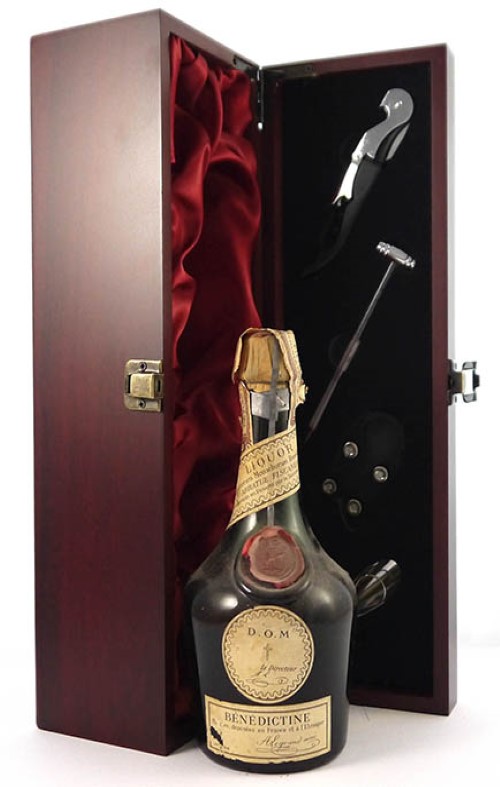 1940's bottling Benedictine Liqueur (1/2 Bottle) (40's bottling) 
